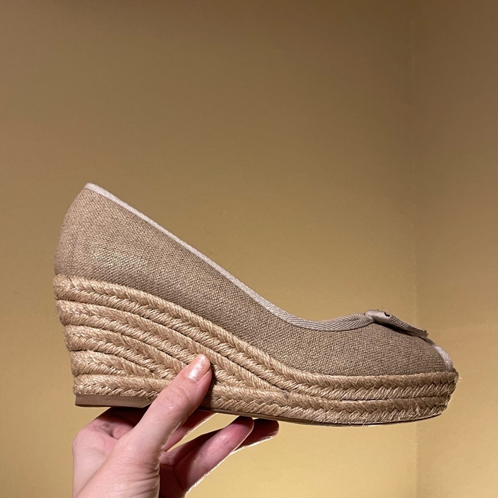 Gorgeous Tory Burch Jackie Peep Toe Bow Wedge• Sz 11 - Fit 10 👀